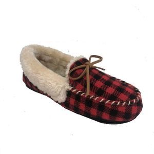 NWT Outbound women’s faux fur lined plaid moccasins size 9 but fit like a si…